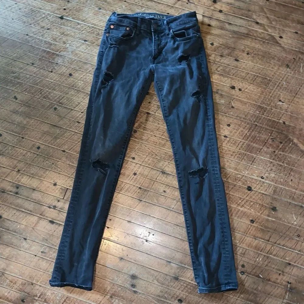 American Eagle slim faded black 28x32 distressed jeans